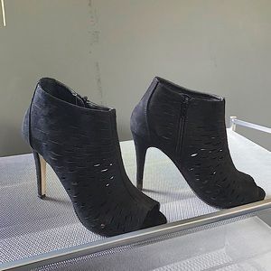 Madden Girl Rockella size 7.5 black open toe